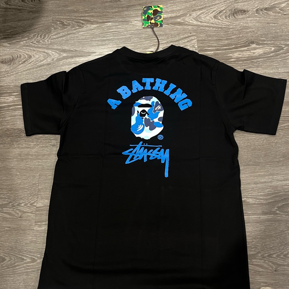 black BAPE t-shirt XL runs smaller